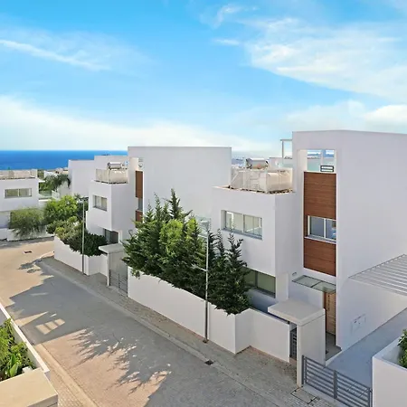 Evelin - Center * Айя-Напа