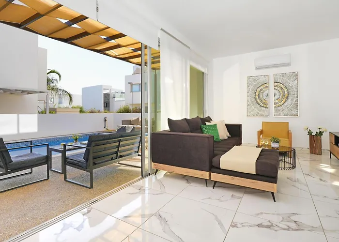 Evelin - Center Villa Ayia Napa