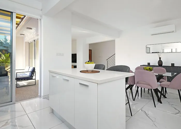 Villa Evelin - Center