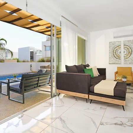 Evelin - Center Βίλα Αγία Νάπα