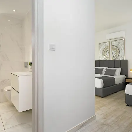 Evelin - Center Αγία Νάπα