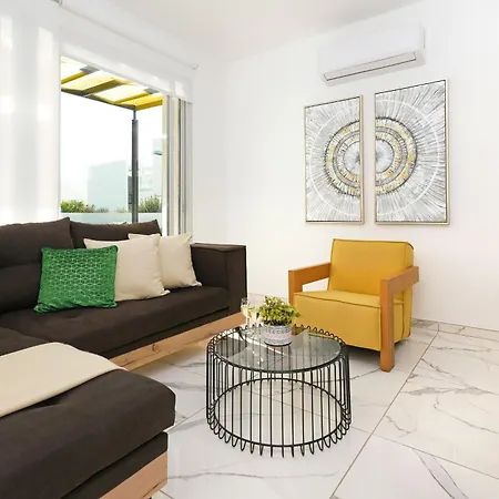 Evelin - Center Αγία Νάπα