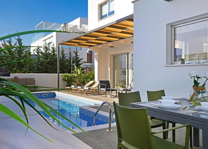 Evelin - Center アヤナパ