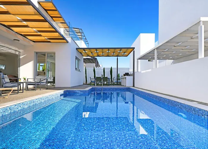 Evelin - Center アヤナパ