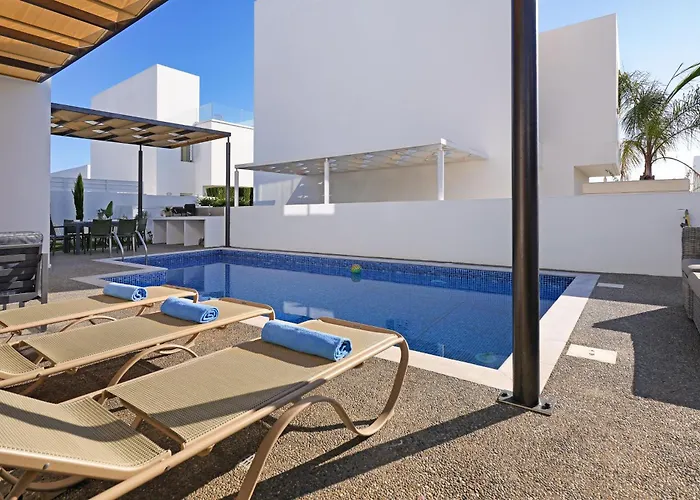 Evelin - Center ヴィラ アヤナパ